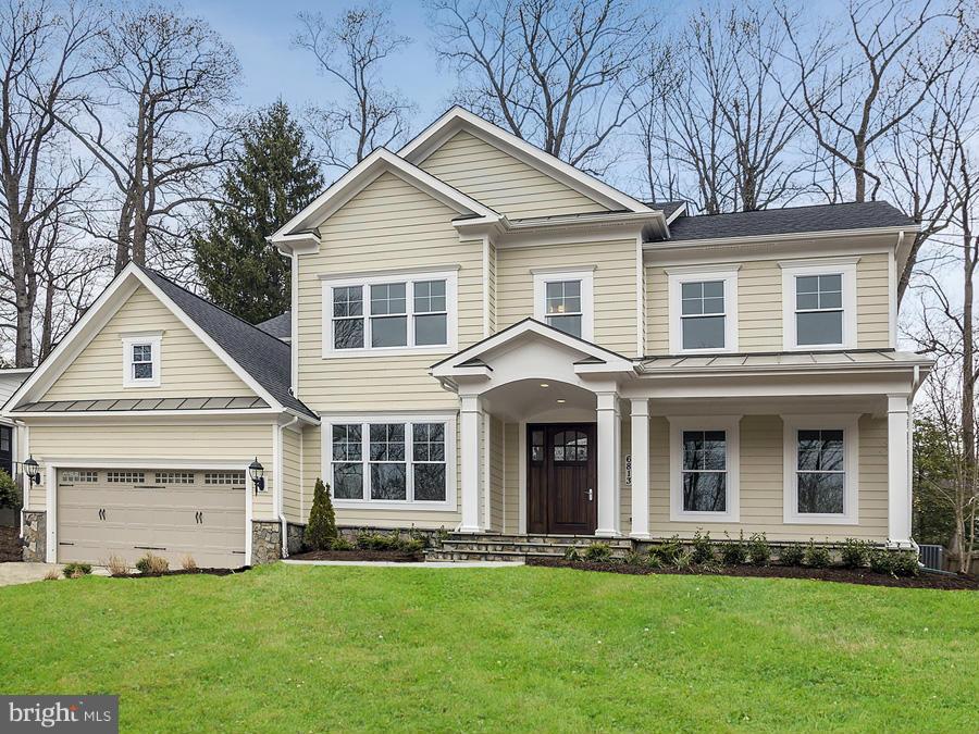 FABULOUS NEW HOME BY ACCLAIMED MID-ATLANTIC CUSTOM BUILDERS. CENTER HALL FOYER, SPECTACULAR GOURMET CHEF'S KITCHEN W/ ADJ BREAKFAST ROOM W/ FLOOR TO CEILING WINDOWS + DRAMATIC FR. PRIVATE LIBRARY W/ BUILT-IN CABINETS/ BOOKCASE. 4 BEDROOM 4 BATH EN SUITE ON UPPER LEVEL INCLUDES TERRIFIC MBR W/ LUXURY BATH. FINISHED LOWER LEVEL W/ GUEST SUITE AND DOUBLE REC ROOM AND GAME ROOM.