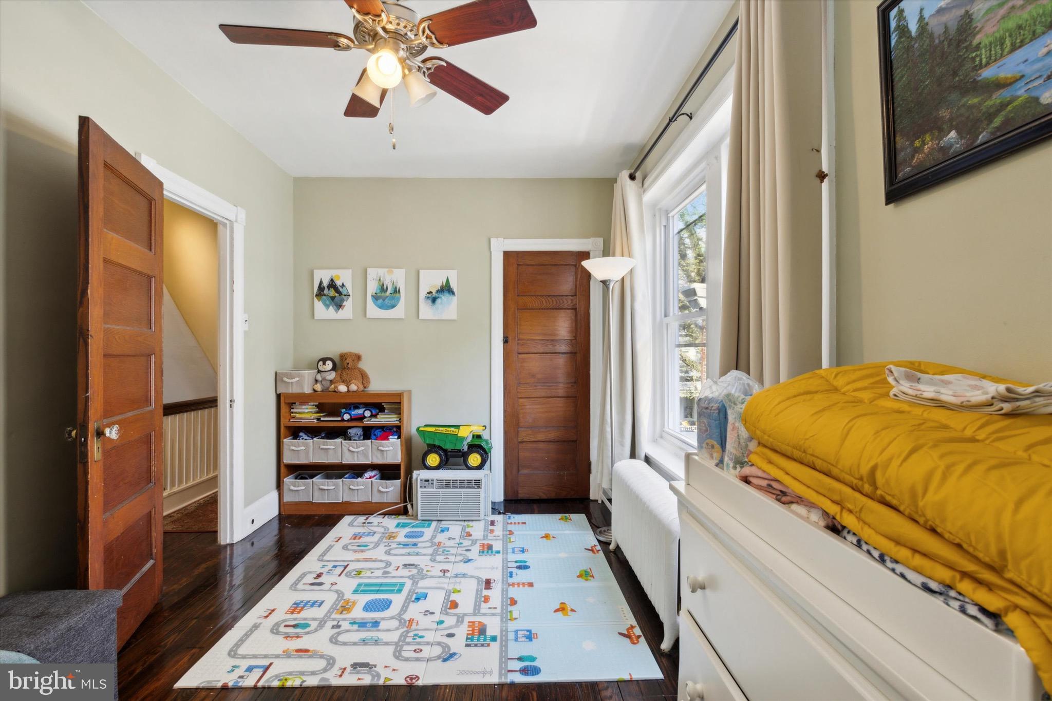 ROXBOROUGH - Residential