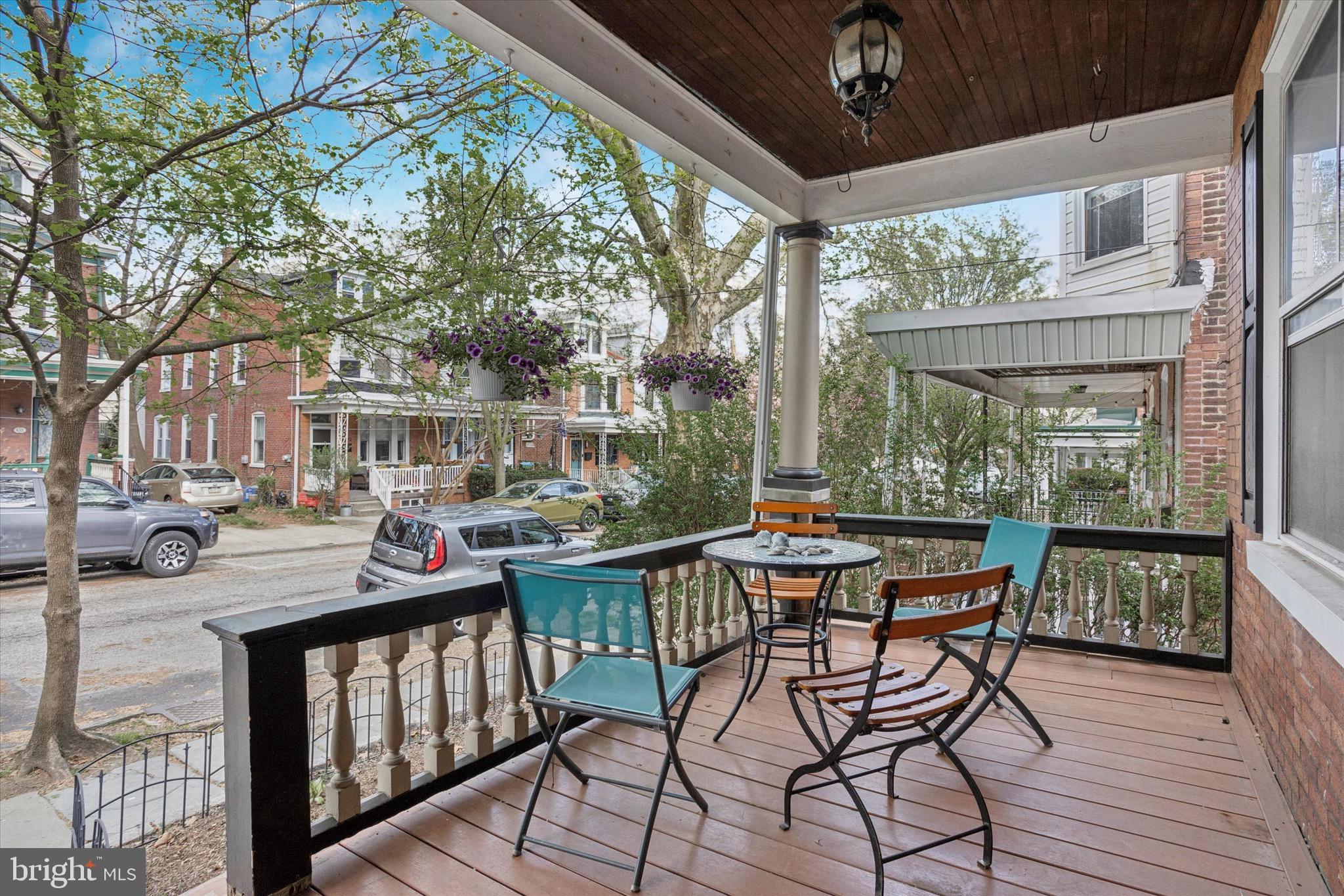 ROXBOROUGH - Residential