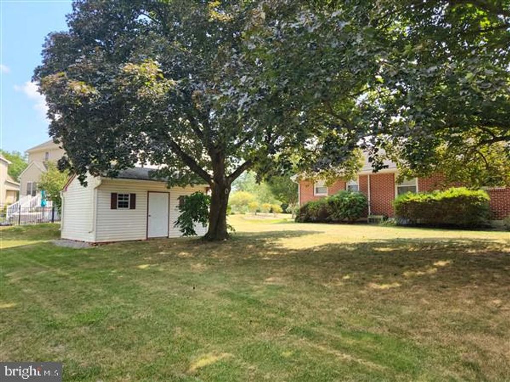 Photo of 647 HAMPDEN RD, ELIZABETHTOWN, PA 17022 (MLS # PALA2042422)