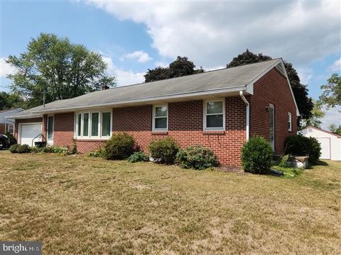 Photo of 647 HAMPDEN RD, ELIZABETHTOWN, PA 17022 (MLS # PALA2042422)