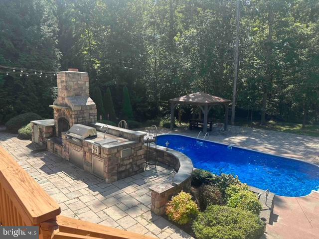 FAWN LAKE - Residential