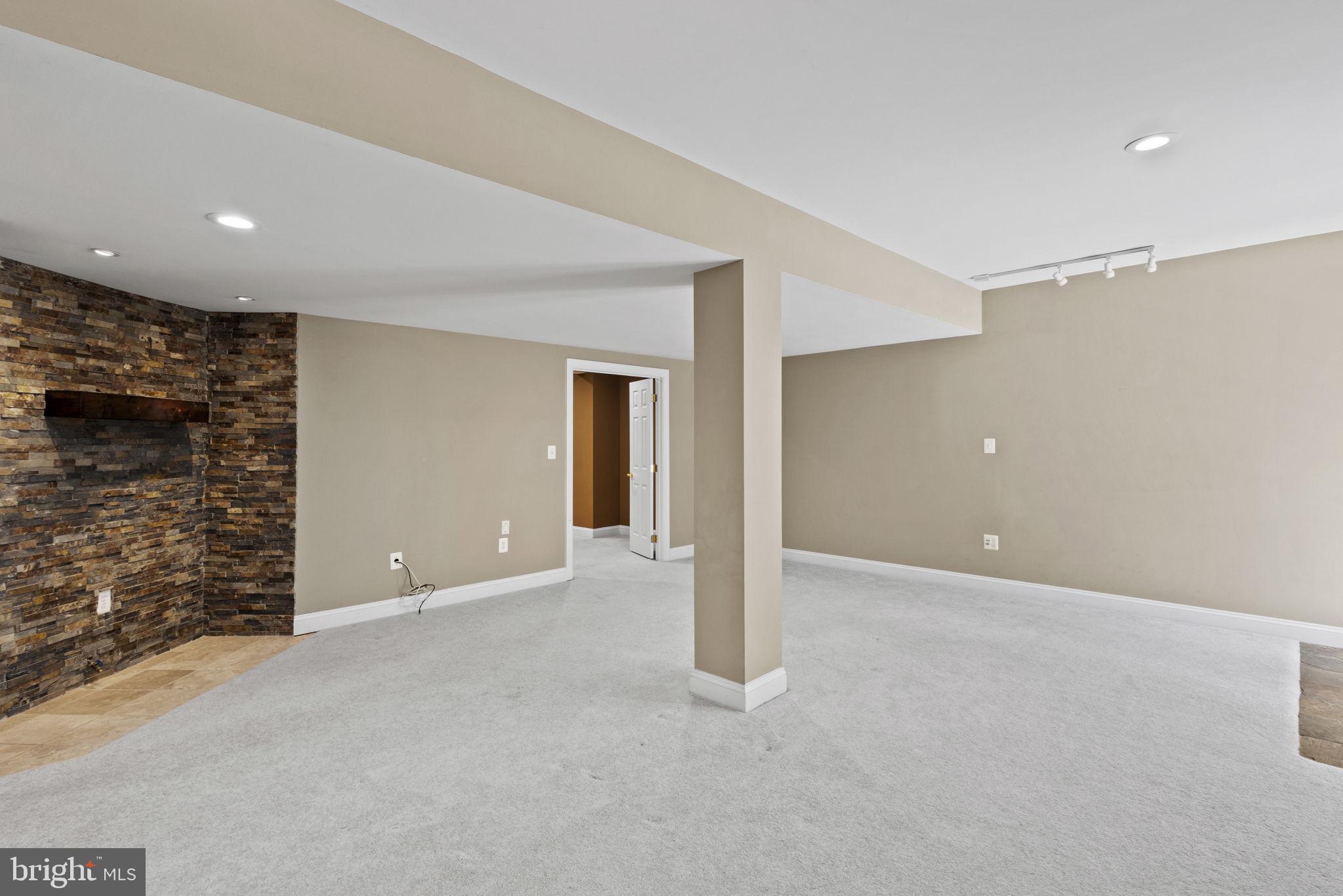 FAWN LAKE - Residential