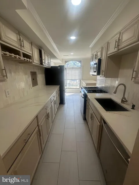8316 Tobin Road Unit 14, Annandale, VA MLS: VAFX2226308
