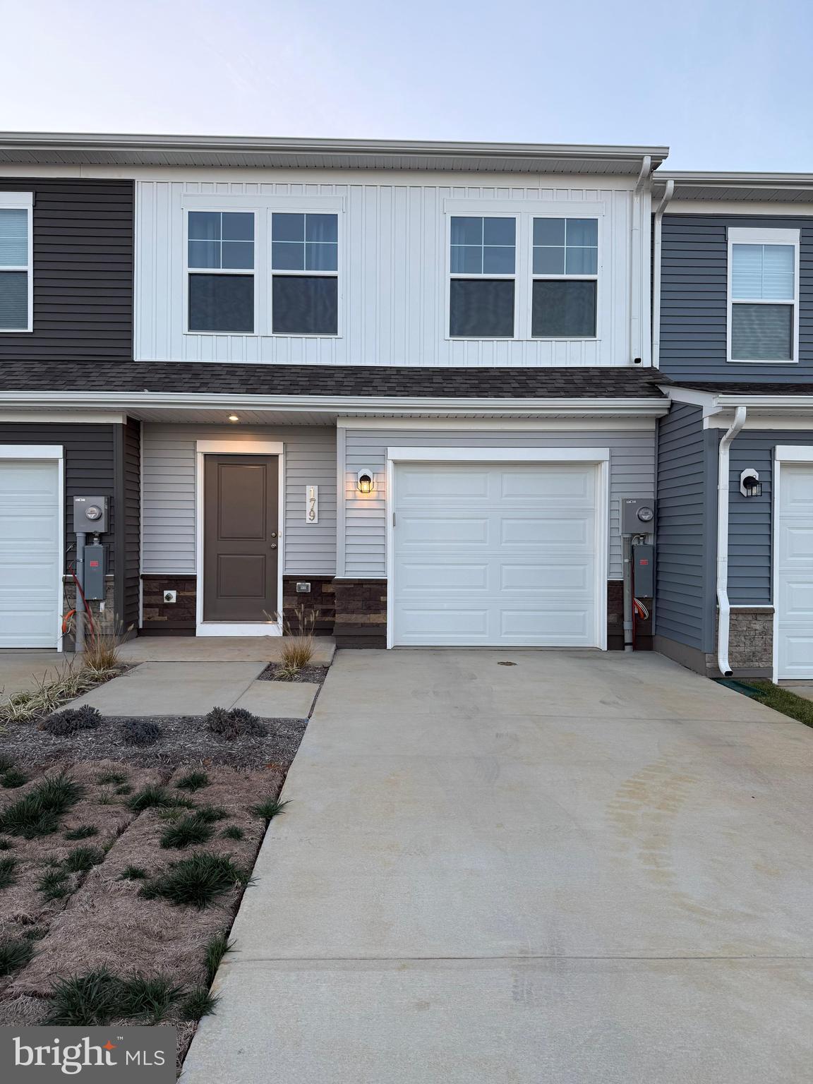 STONE SPRING - Residential Lease