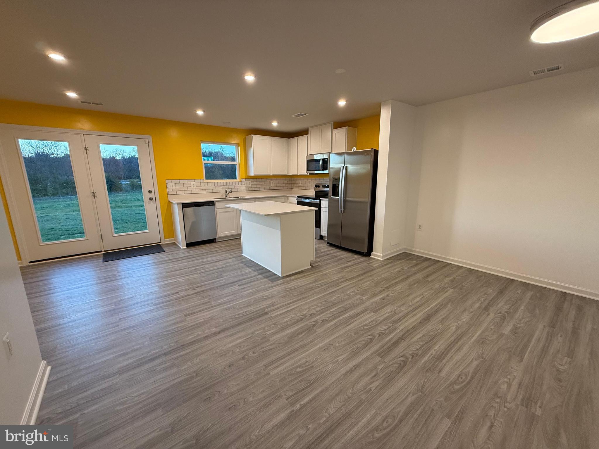 STONE SPRING - Residential Lease