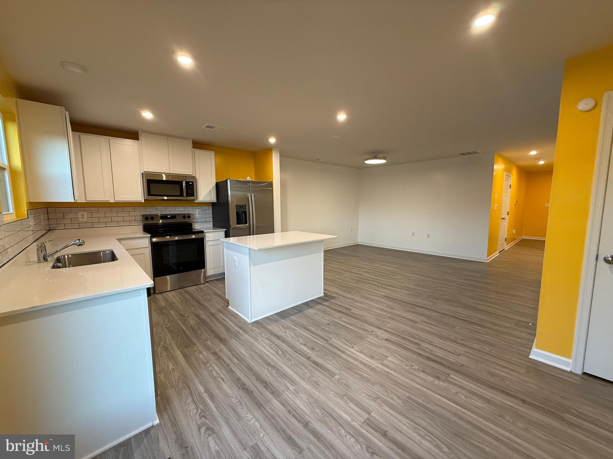 STONE SPRING - Residential Lease