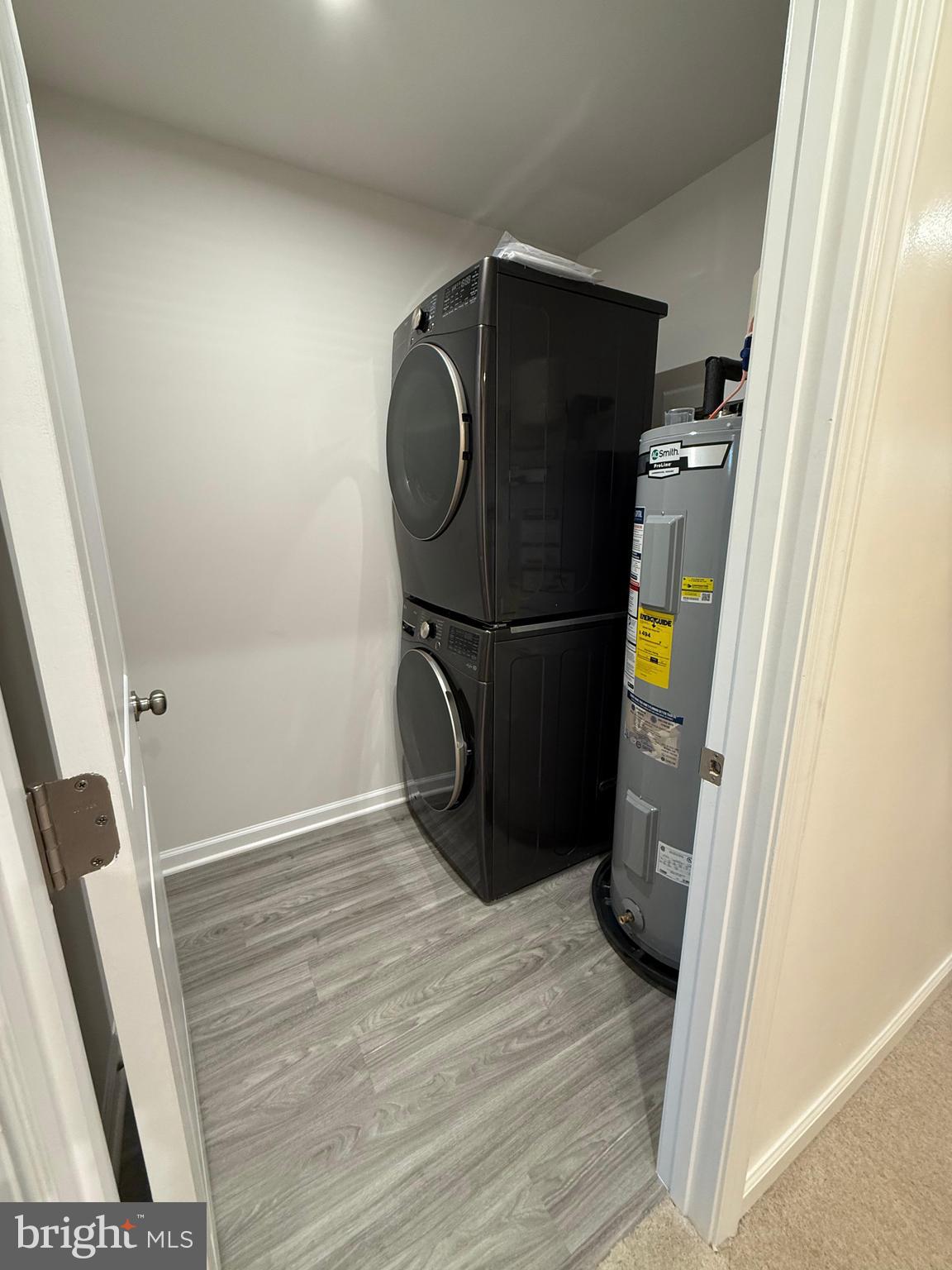 STONE SPRING - Residential Lease