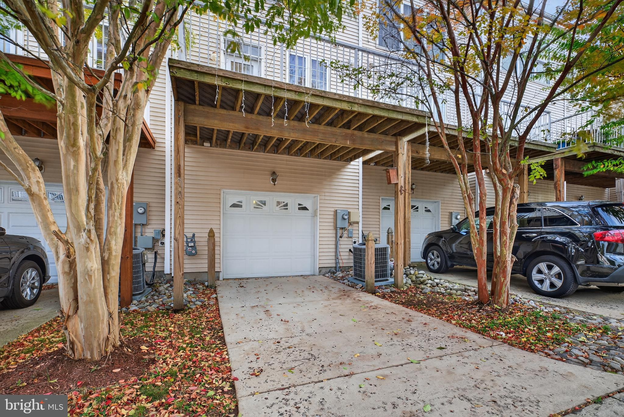 SOUTH RIDING - Residential