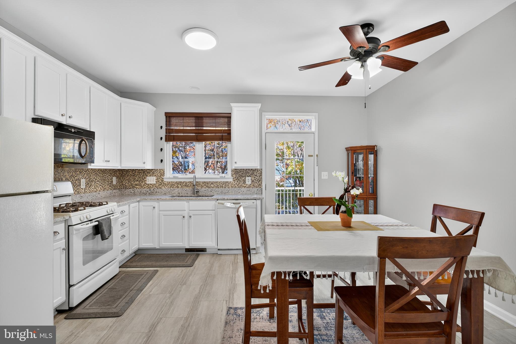 SOUTH RIDING - Residential