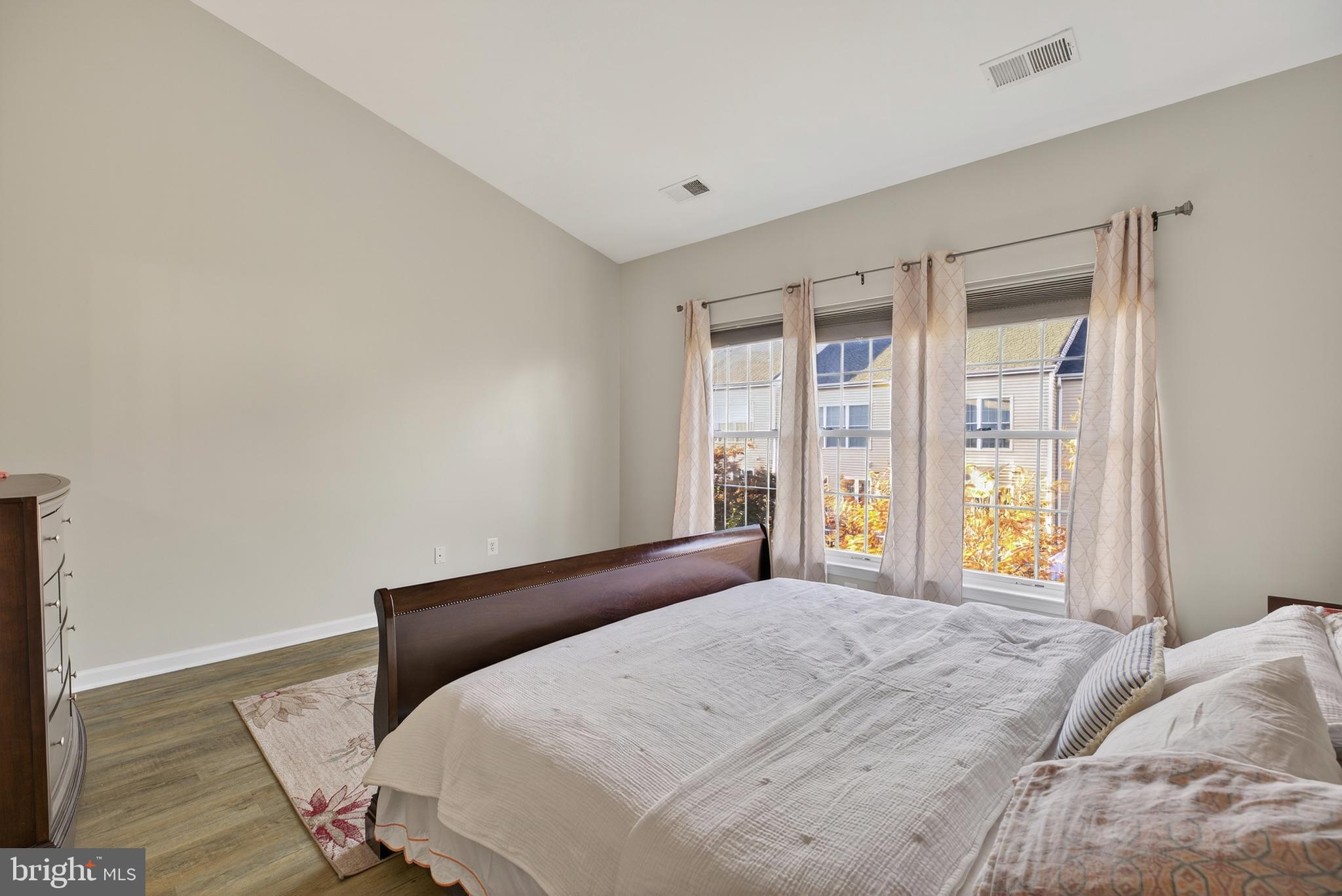 SOUTH RIDING - Residential