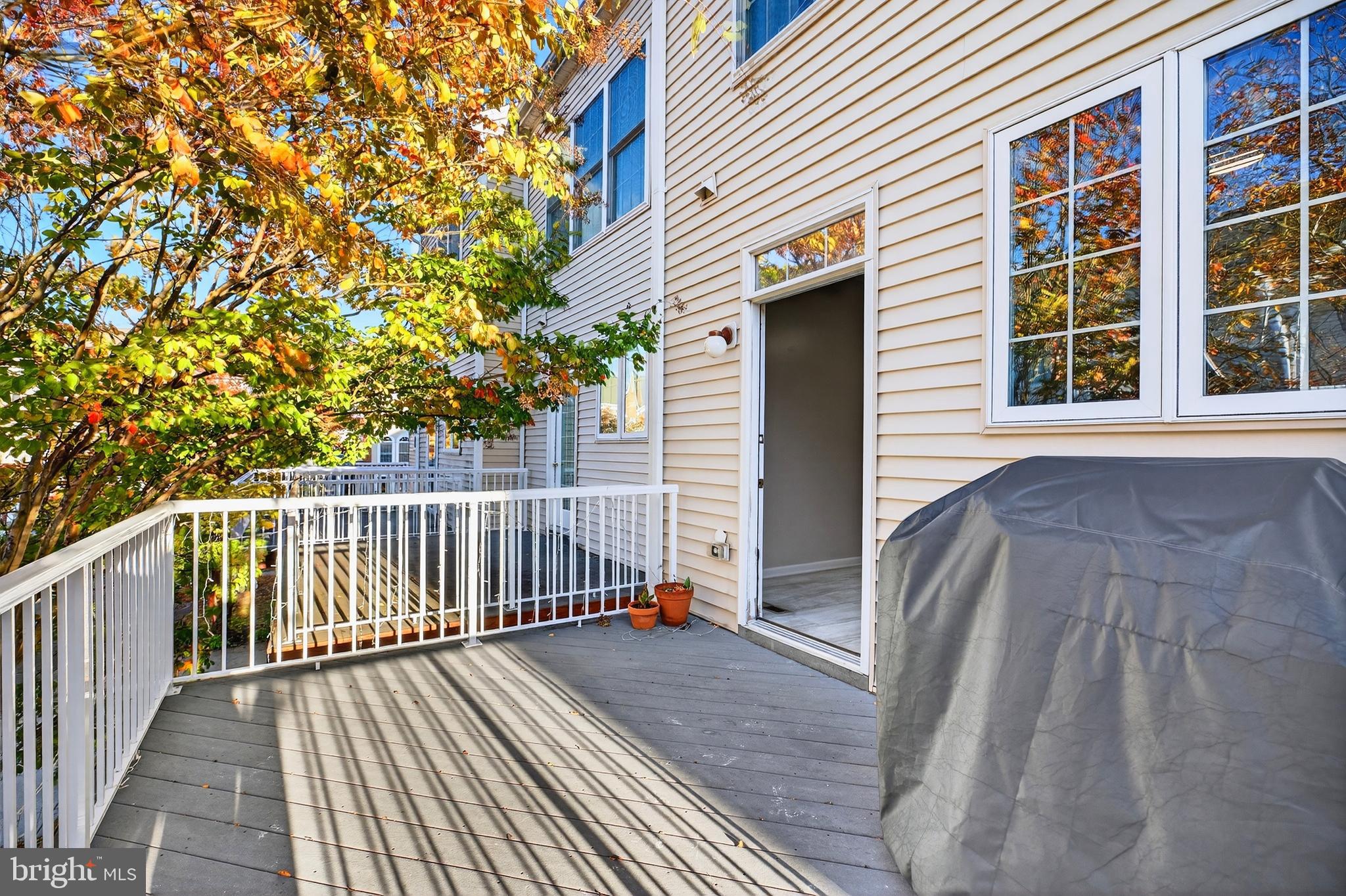 SOUTH RIDING - Residential