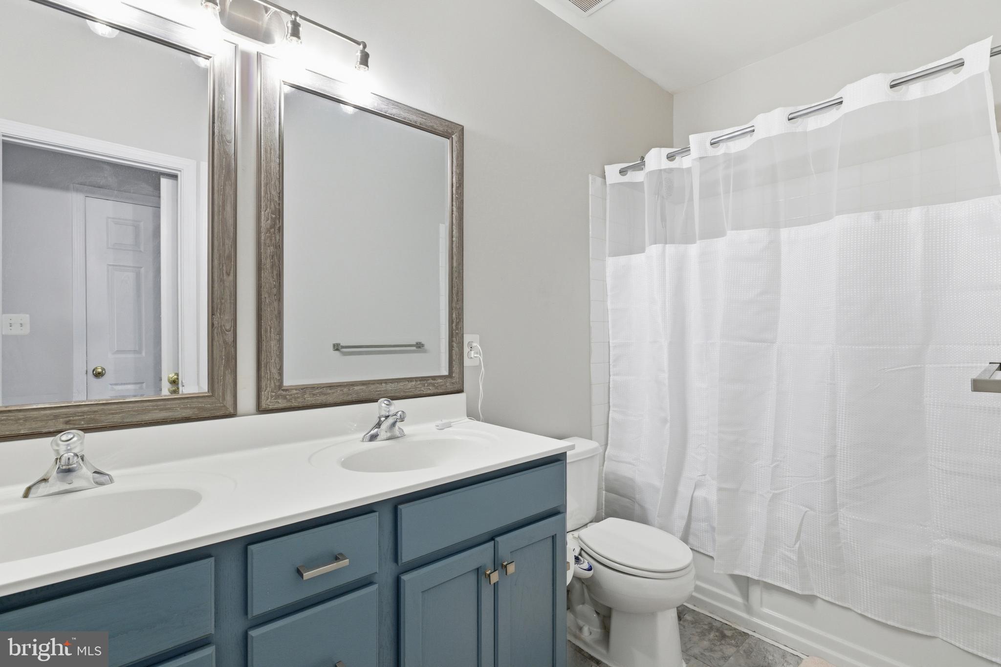 SOUTH RIDING - Residential