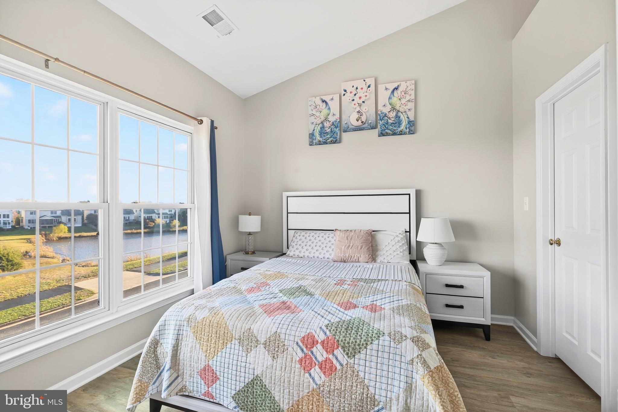 SOUTH RIDING - Residential