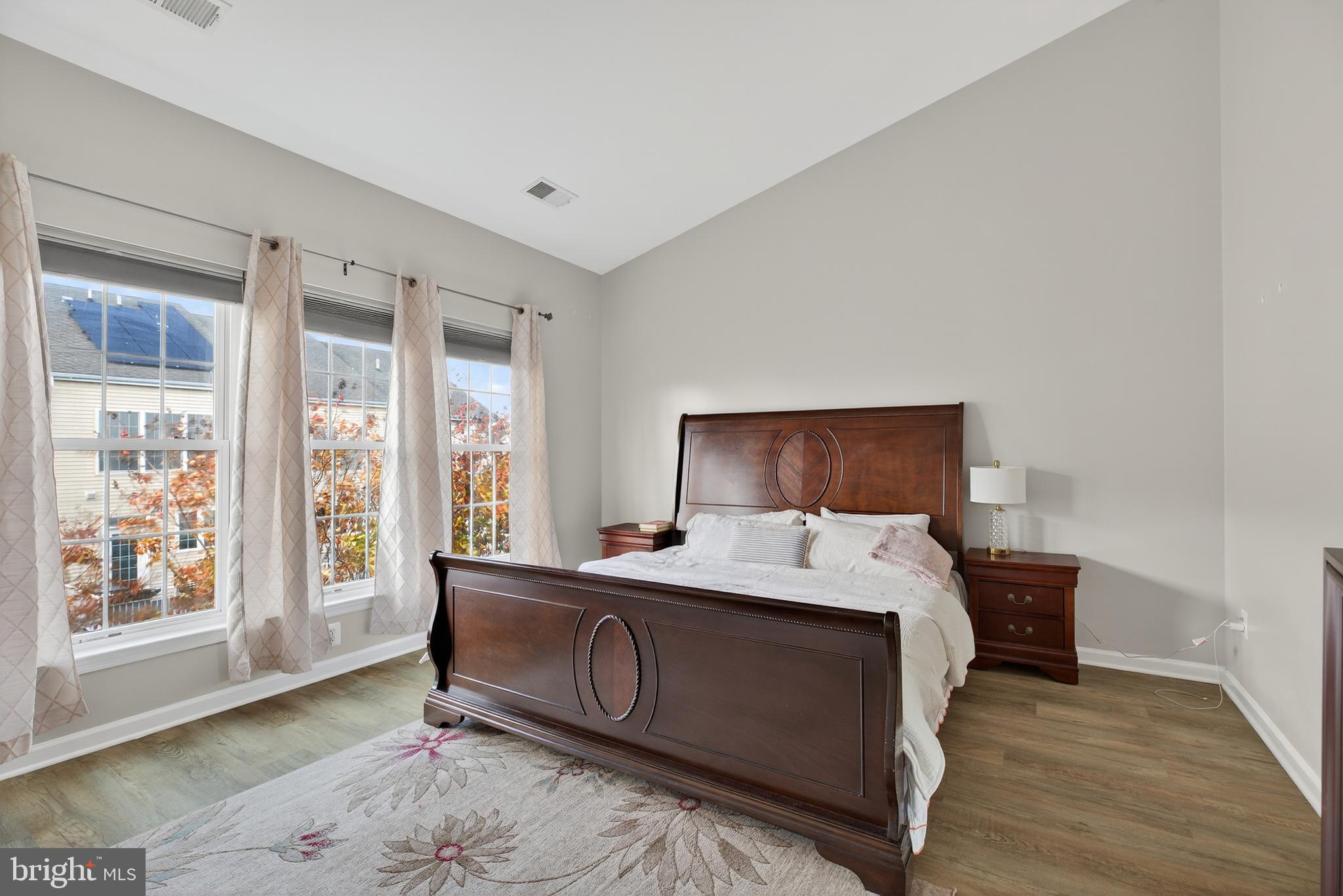 SOUTH RIDING - Residential