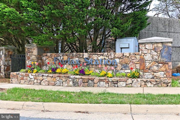 FAIRFAX STATION - Residential