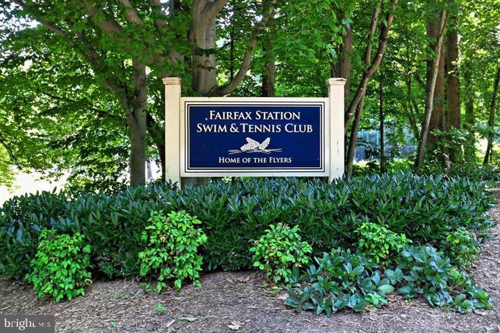 FAIRFAX STATION - Residential
