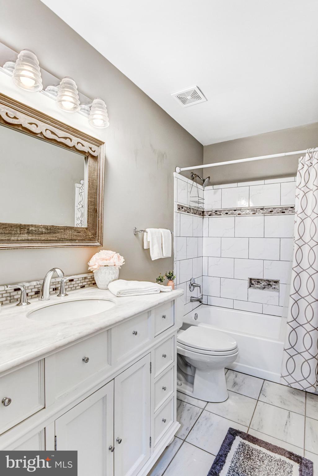 FAIRFAX STATION - Residential