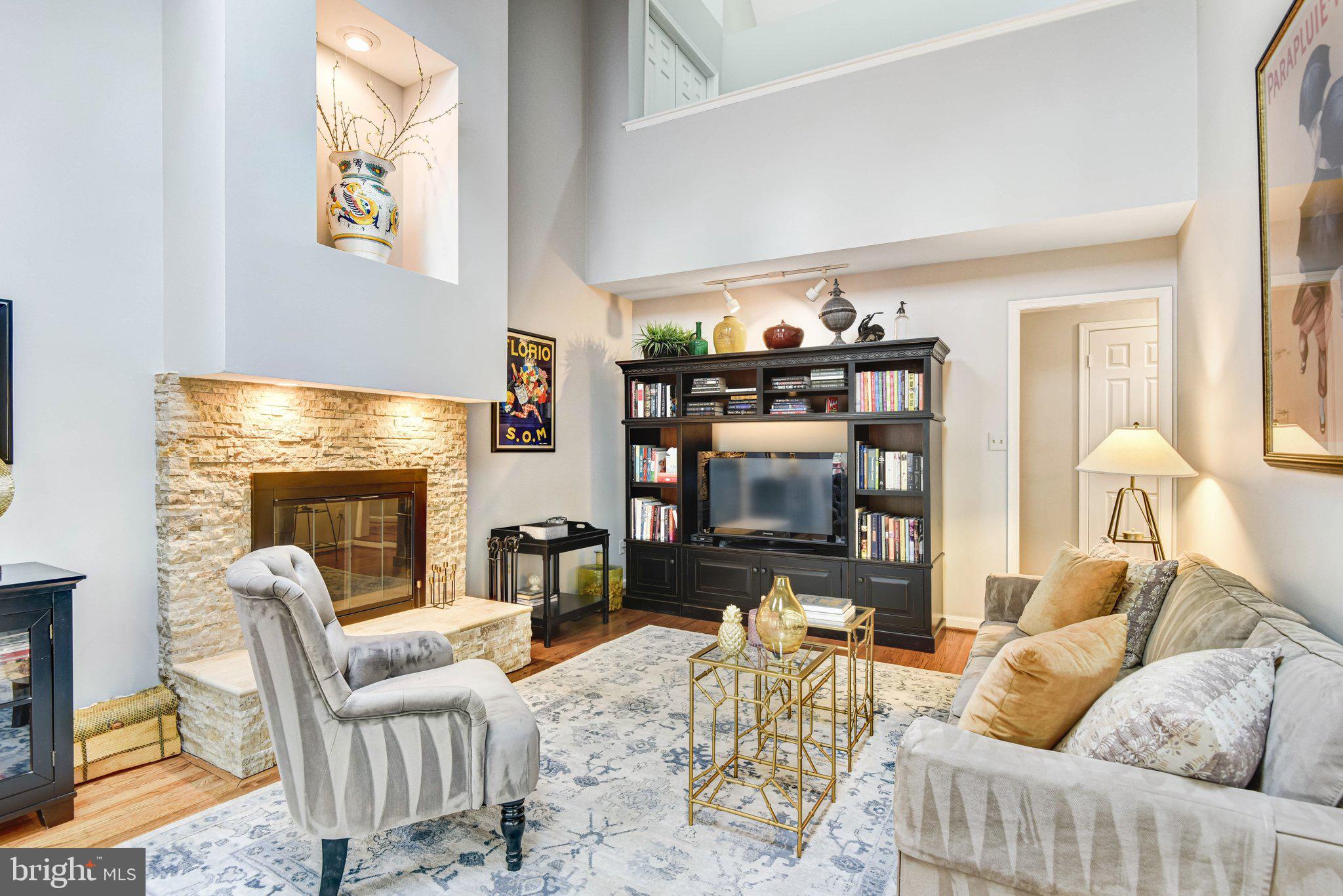 FAIRFAX STATION - Residential