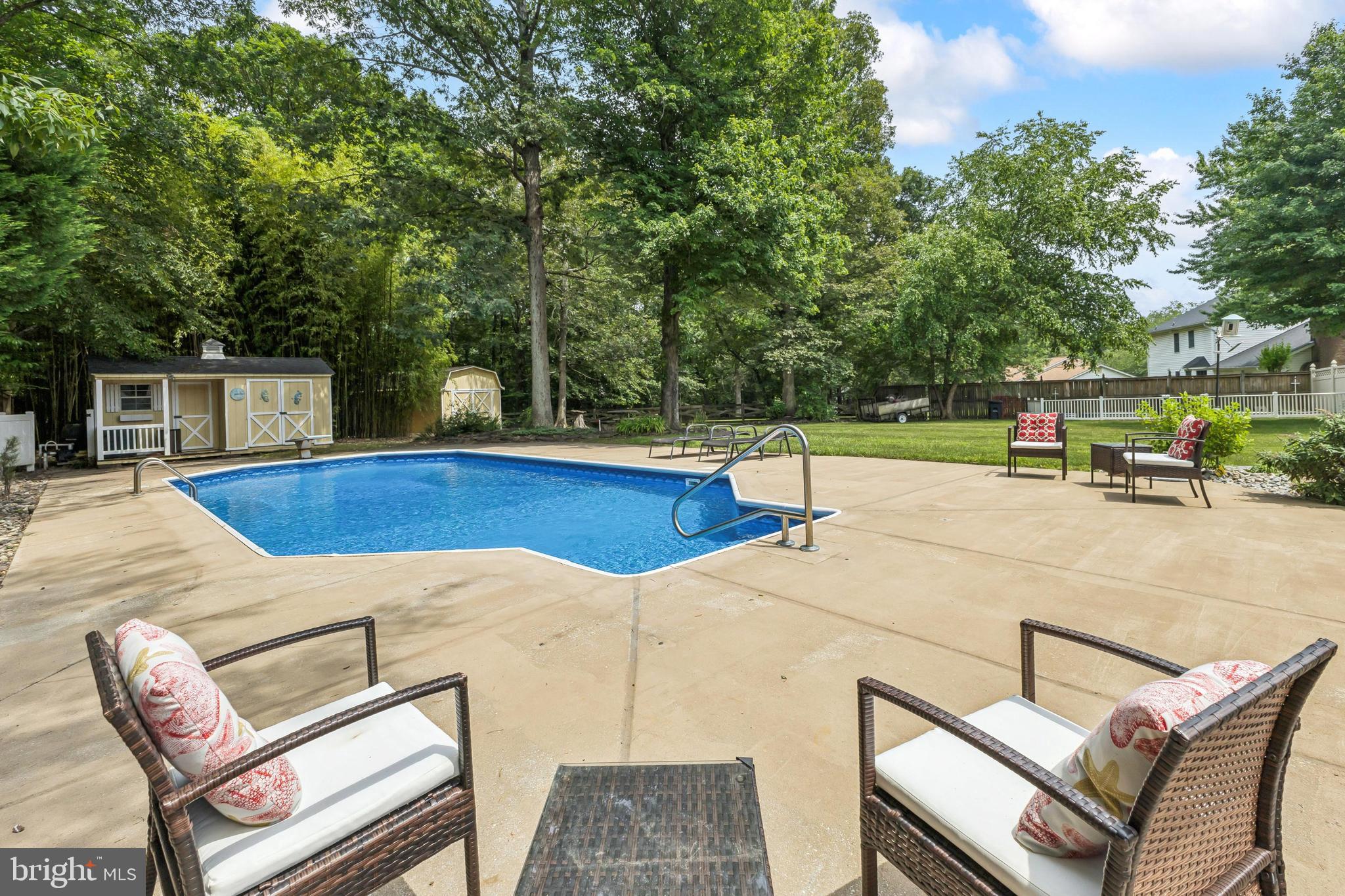 1022 SUFFOLK DRIVE