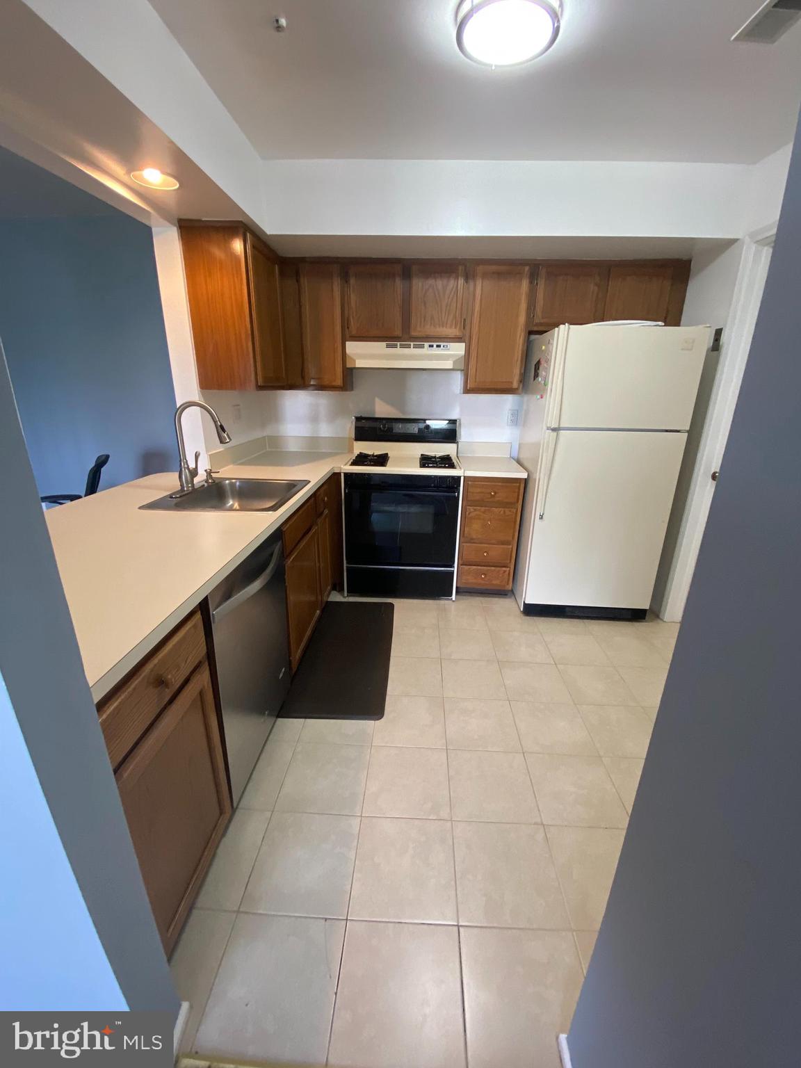 NEWTOWN GRANT - Residential Lease