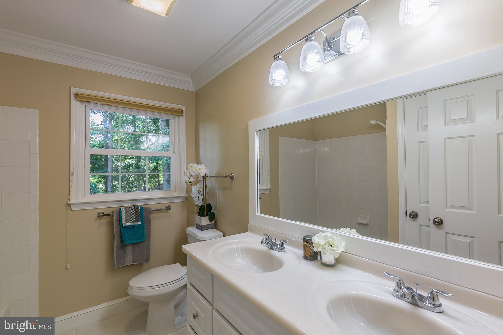 LONGWOOD KNOLLS - Residential