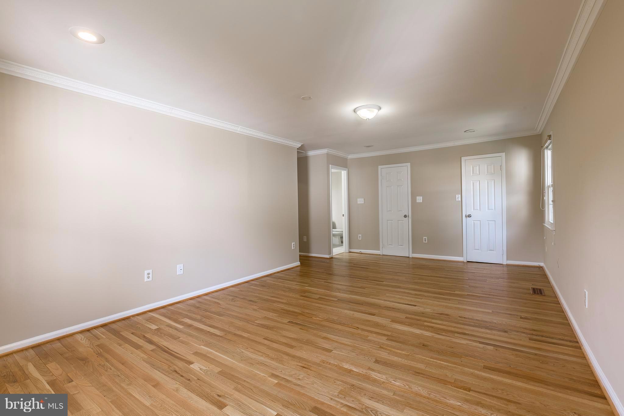 LONGWOOD KNOLLS - Residential