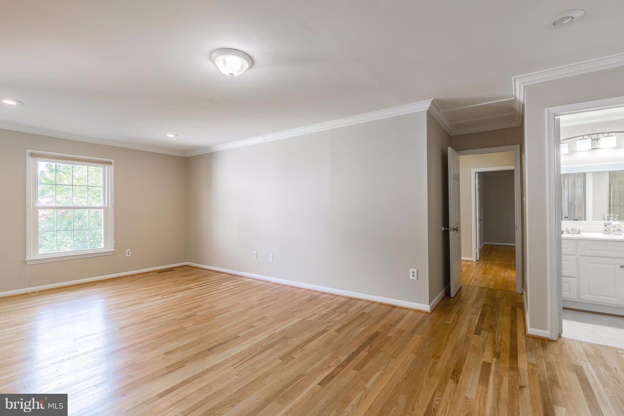 LONGWOOD KNOLLS - Residential