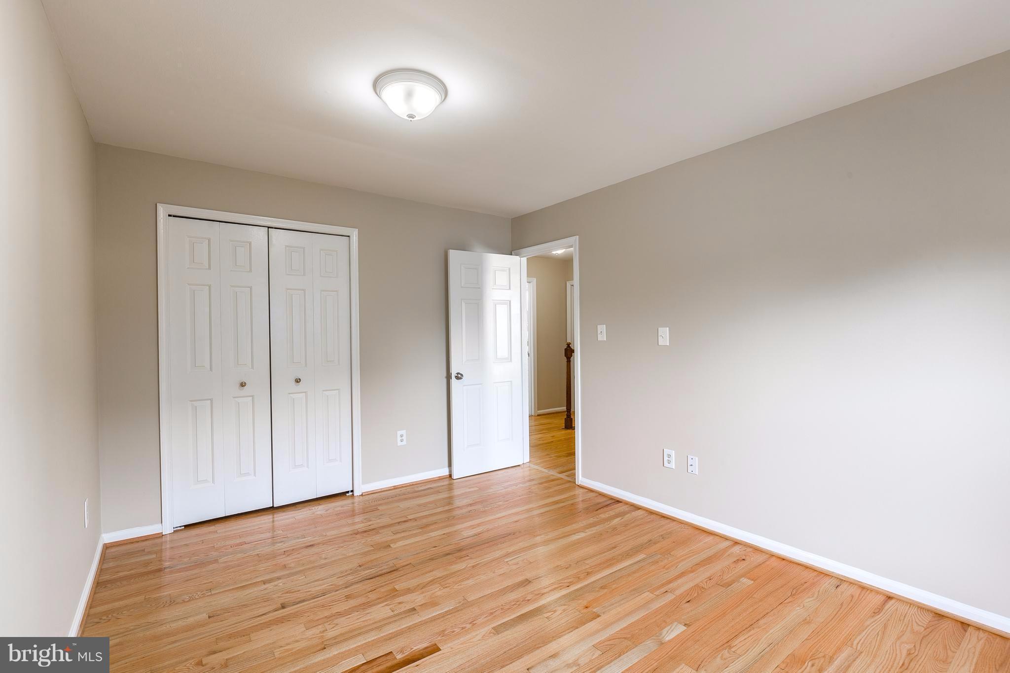 LONGWOOD KNOLLS - Residential