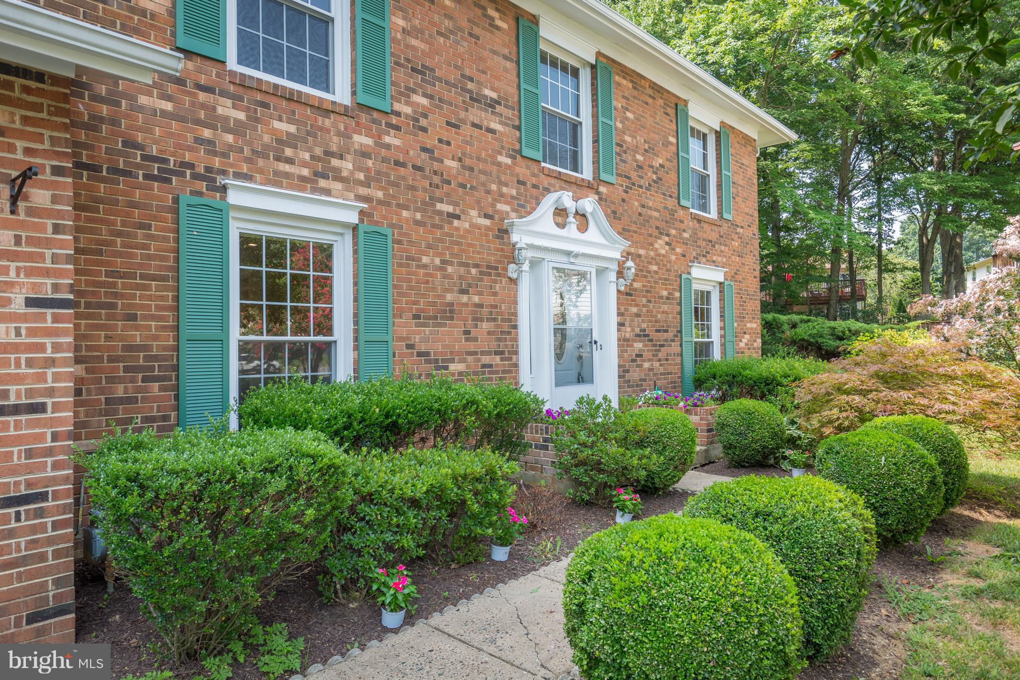 LONGWOOD KNOLLS - Residential