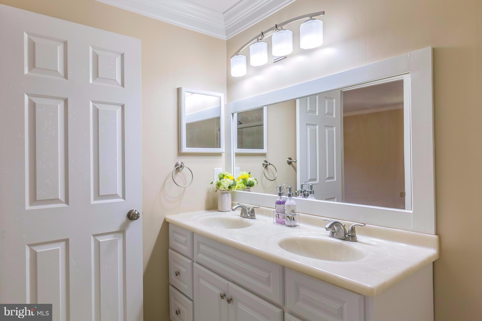 LONGWOOD KNOLLS - Residential