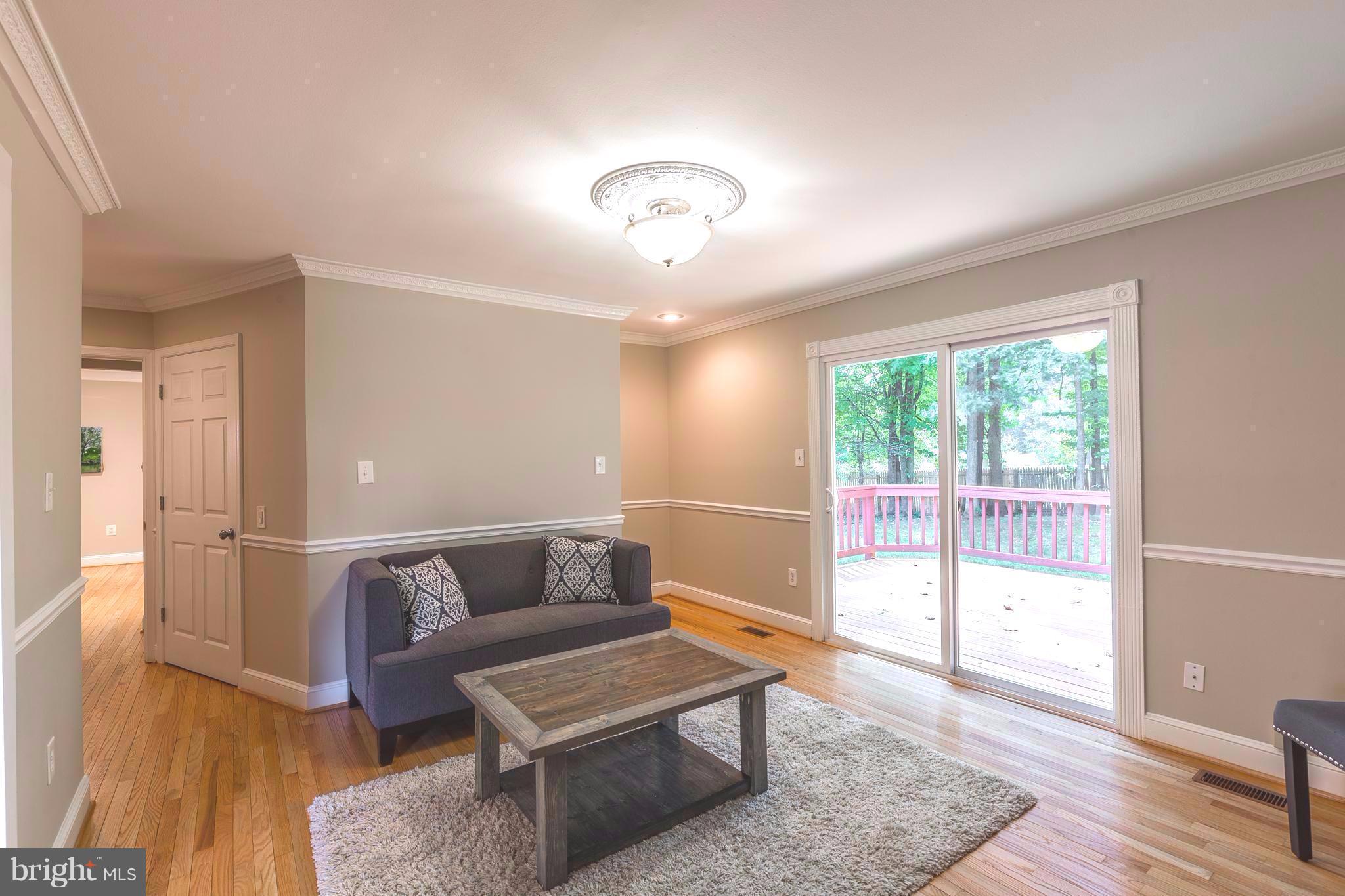 LONGWOOD KNOLLS - Residential