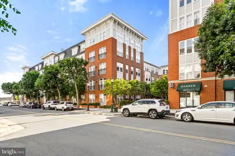 2665 Prosperity Avenue Unit 105, Fairfax, VA MLS: VAFX2333714