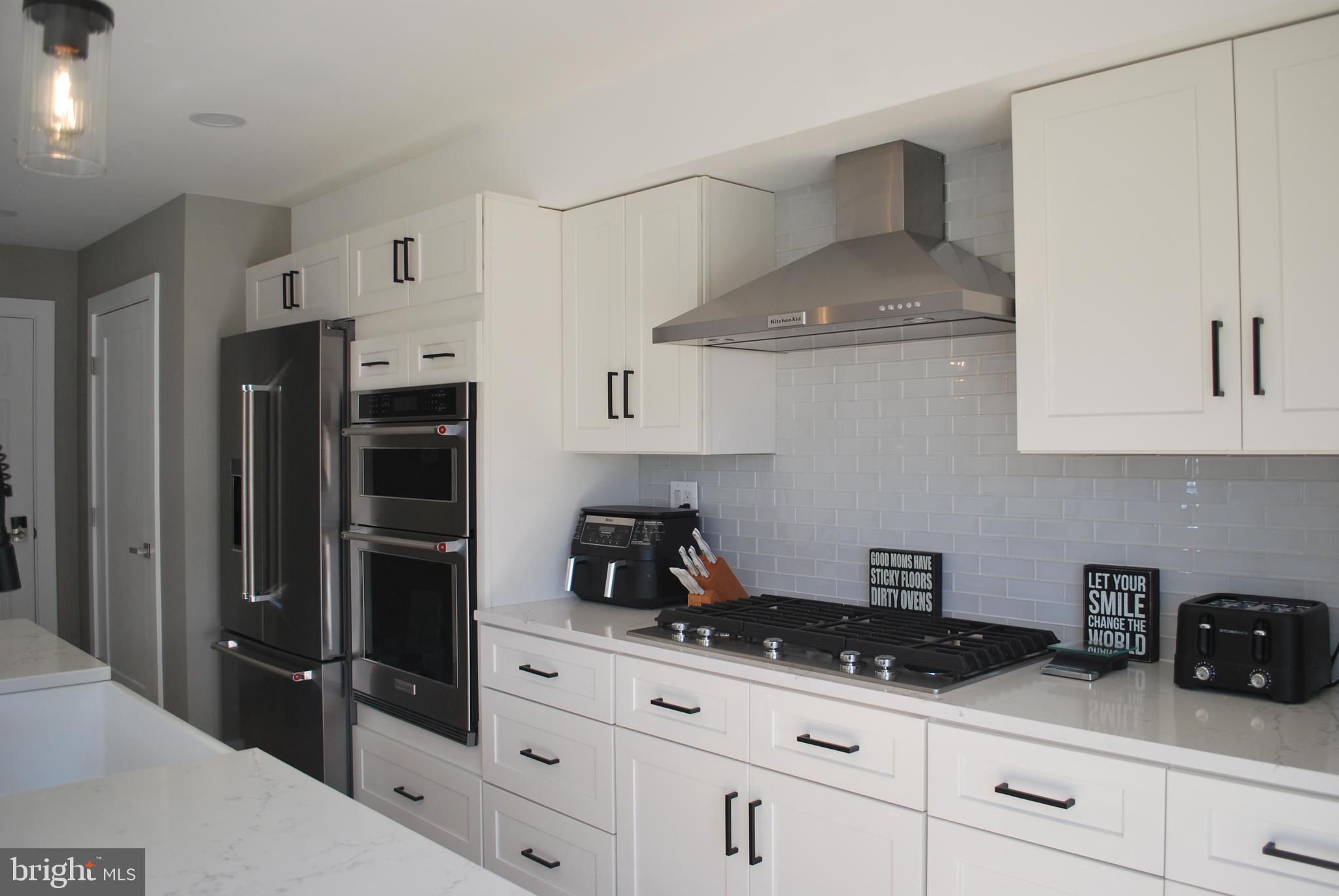 COUNTRY CROSSING - Residential