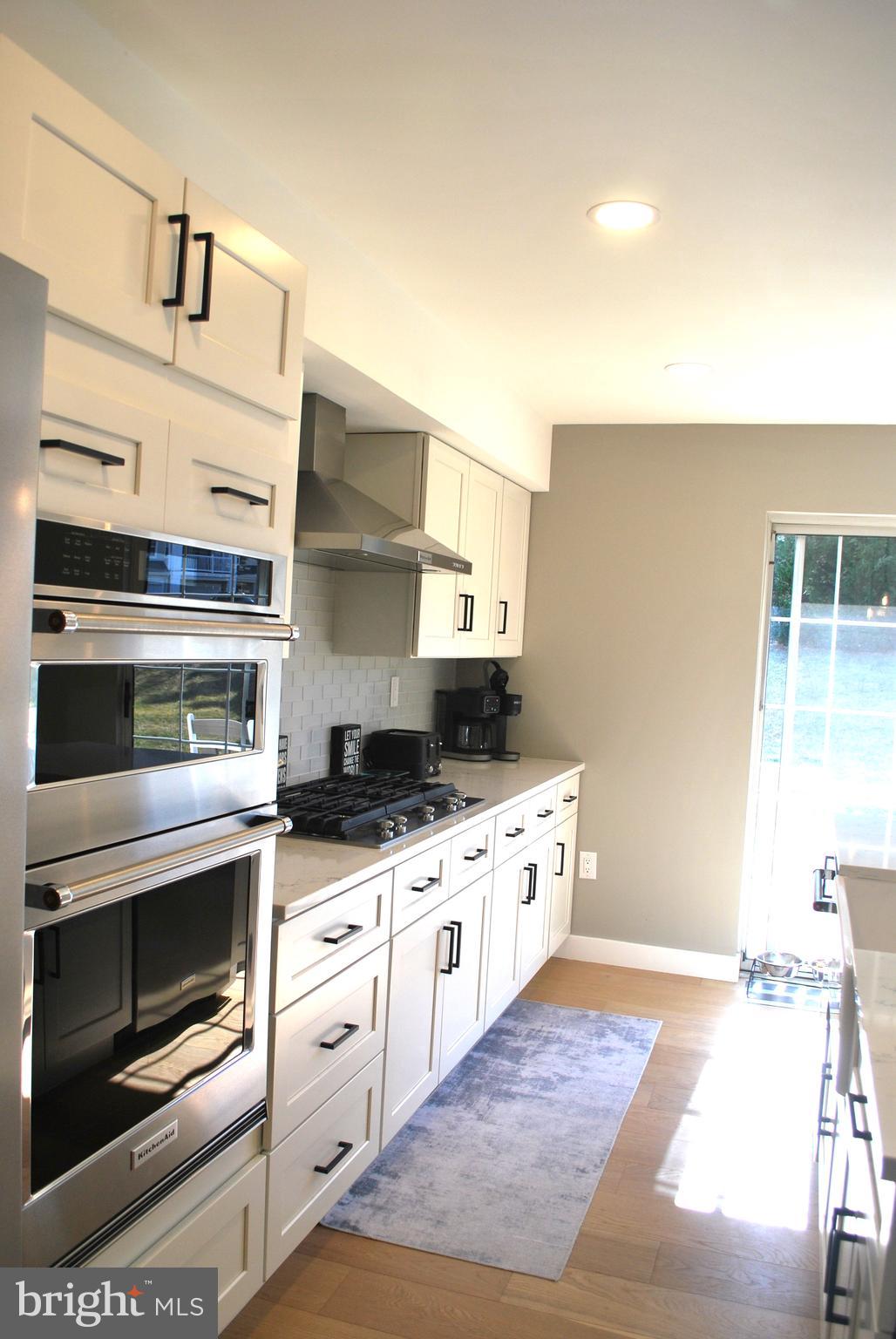 COUNTRY CROSSING - Residential