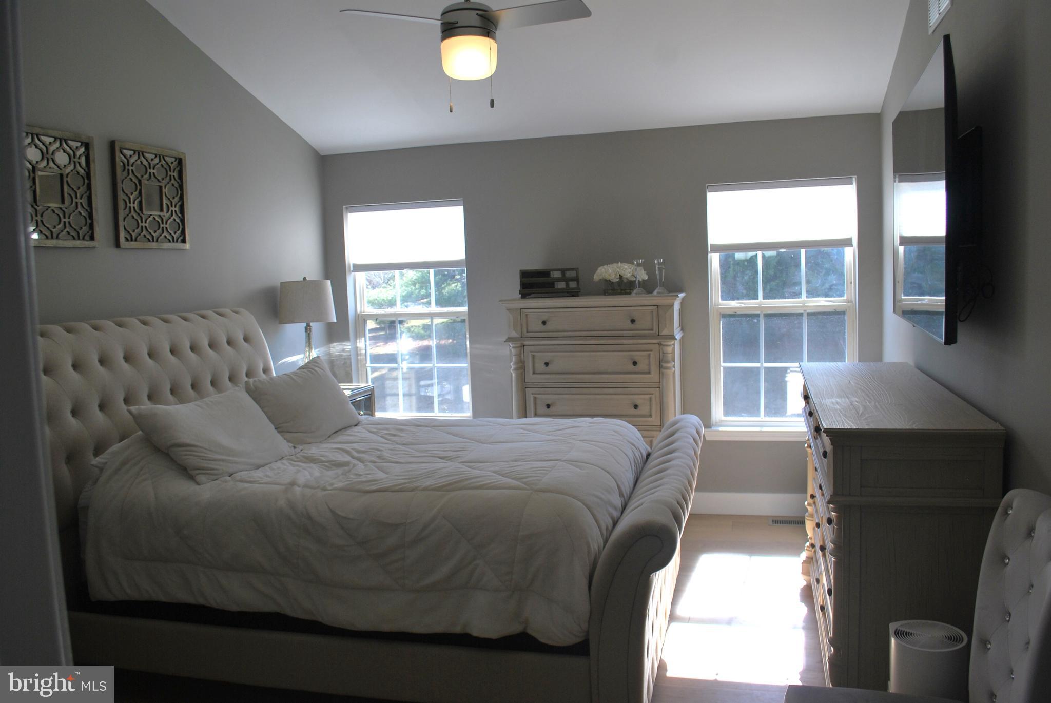 COUNTRY CROSSING - Residential