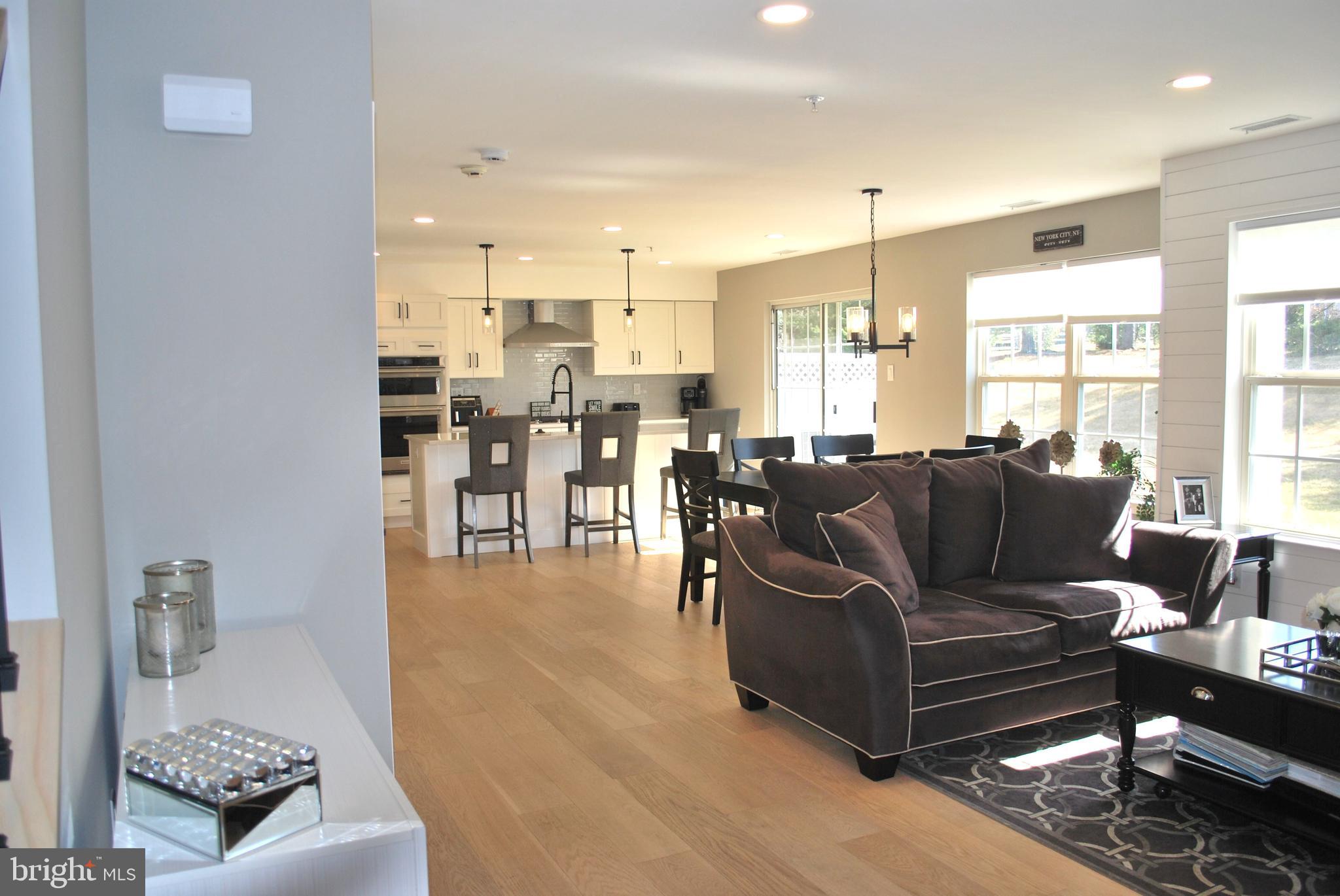 COUNTRY CROSSING - Residential