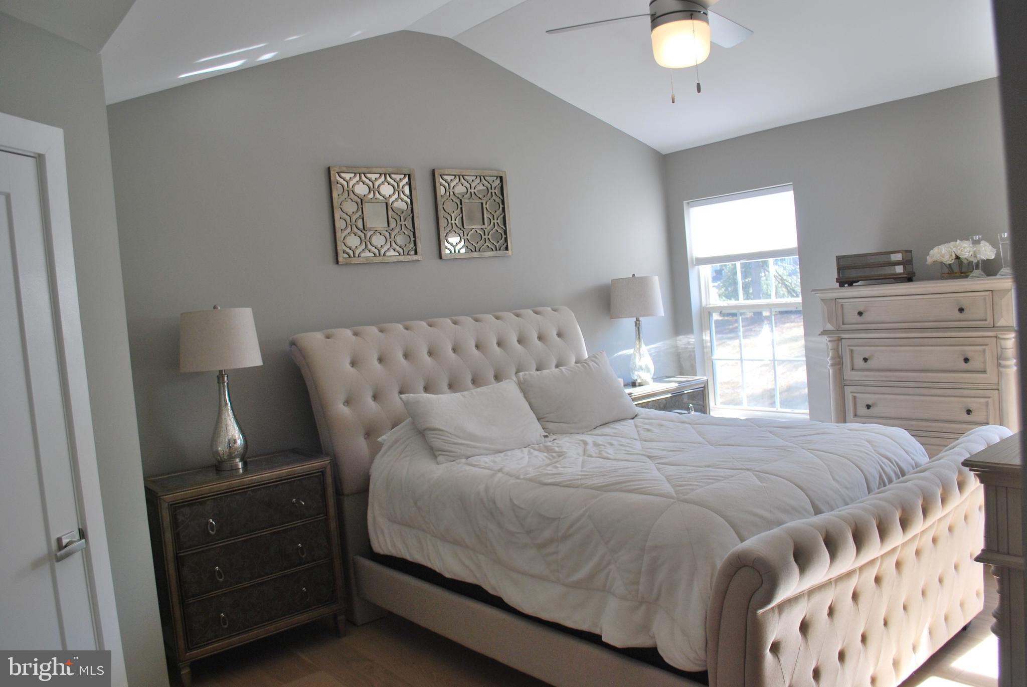 COUNTRY CROSSING - Residential