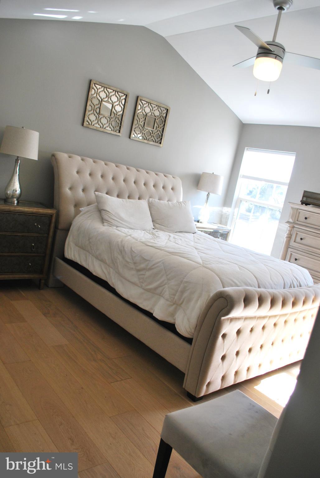 COUNTRY CROSSING - Residential