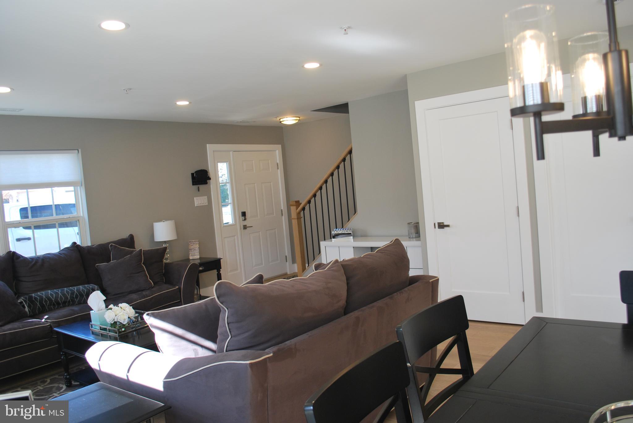 COUNTRY CROSSING - Residential