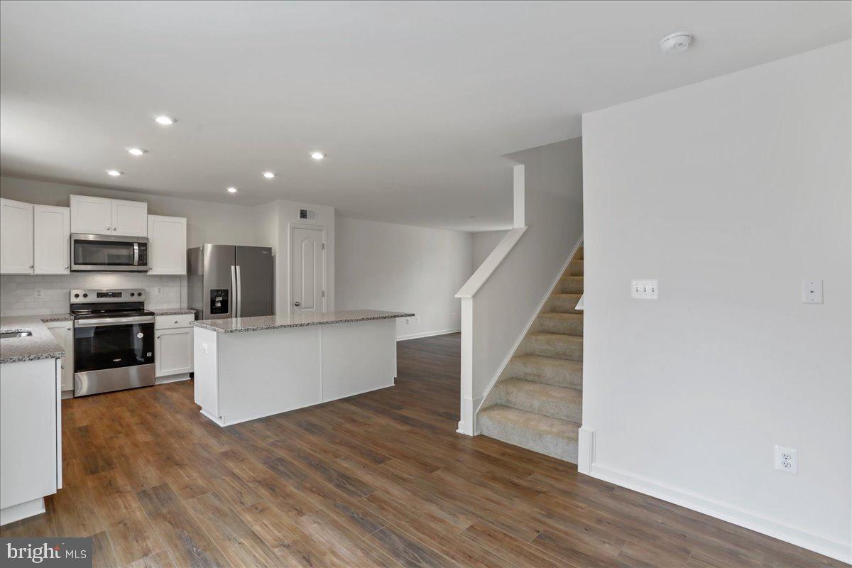 OVERLOOK AT RIVERSIDE - Residential Lease