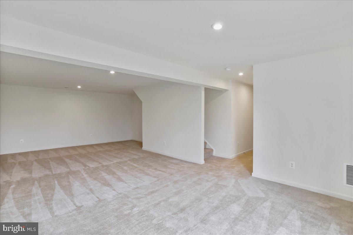 OVERLOOK AT RIVERSIDE - Residential Lease