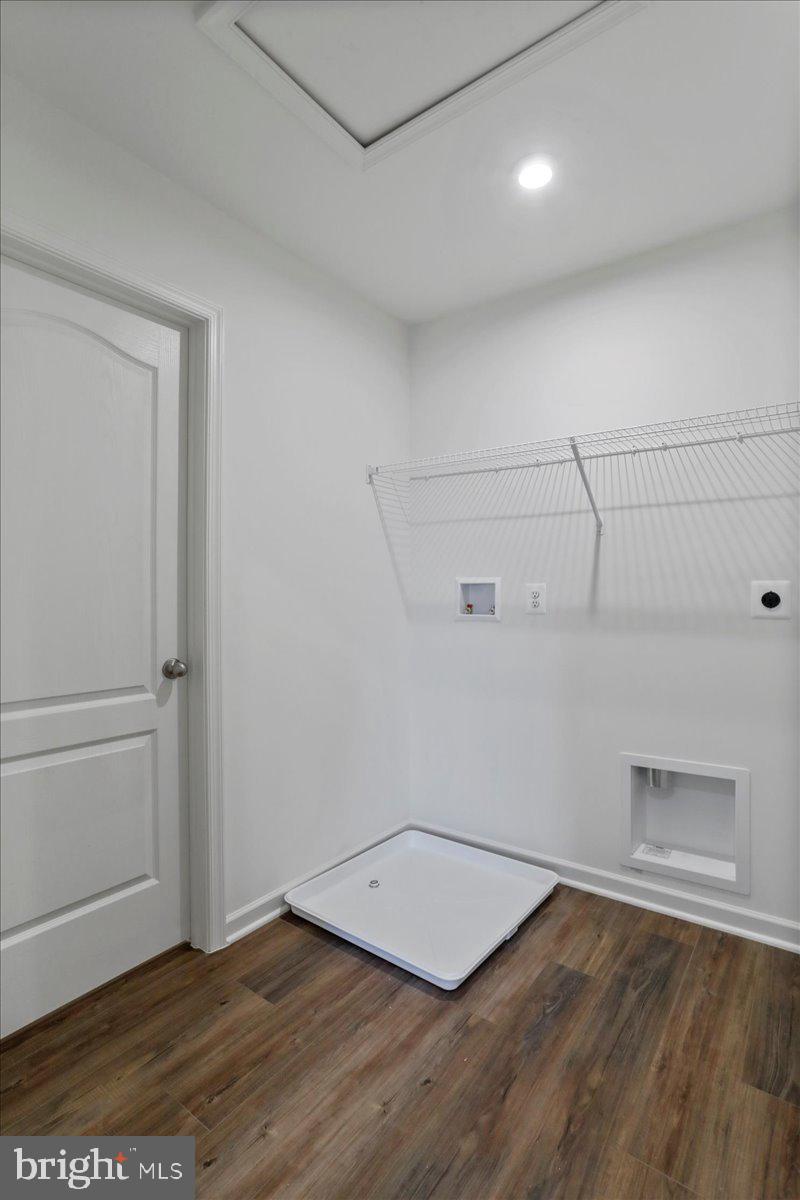 OVERLOOK AT RIVERSIDE - Residential Lease