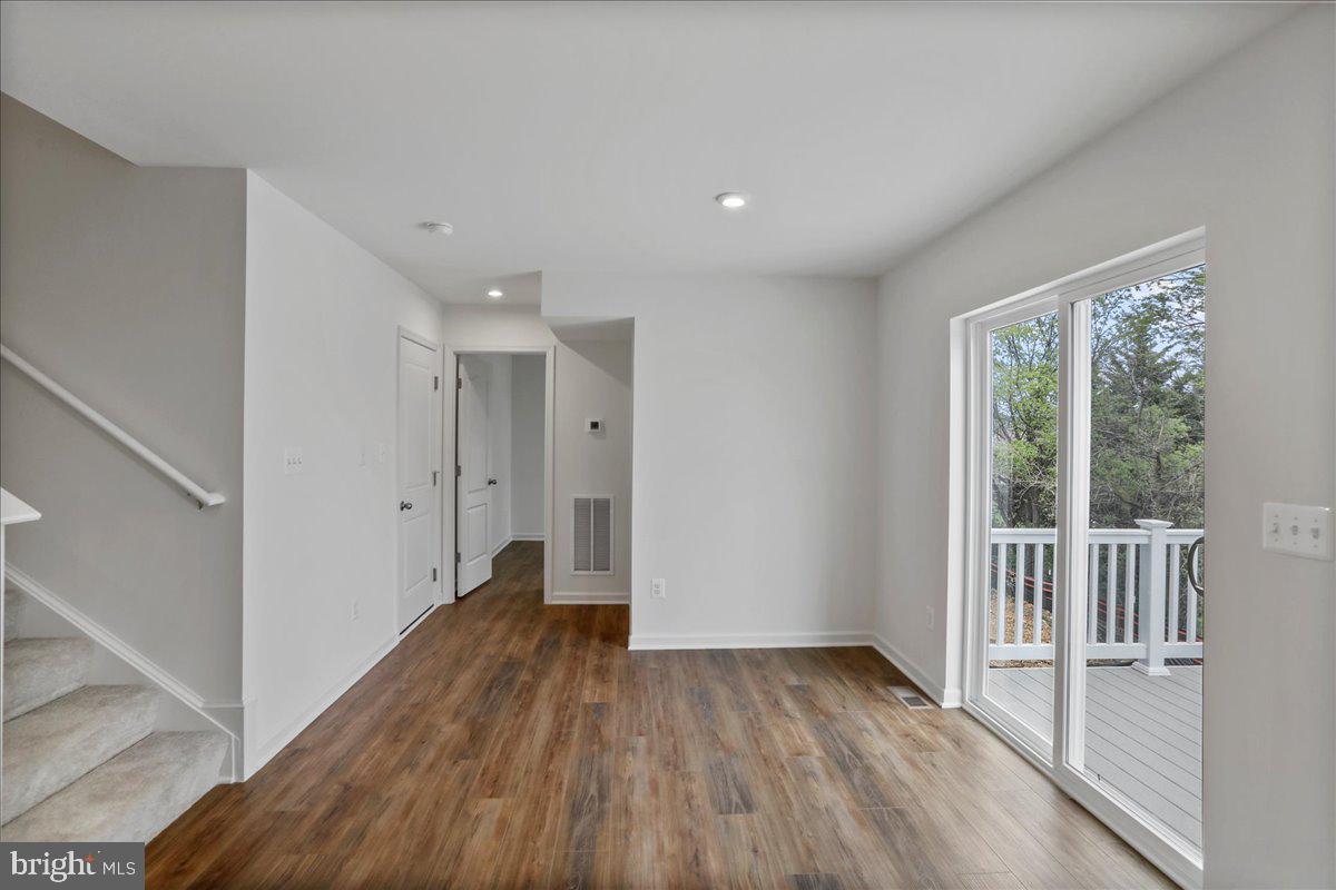 OVERLOOK AT RIVERSIDE - Residential Lease