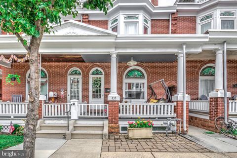 Photo of 435 Walnut Street, DENVER, PA 17517 (MLS # PALA2073362)