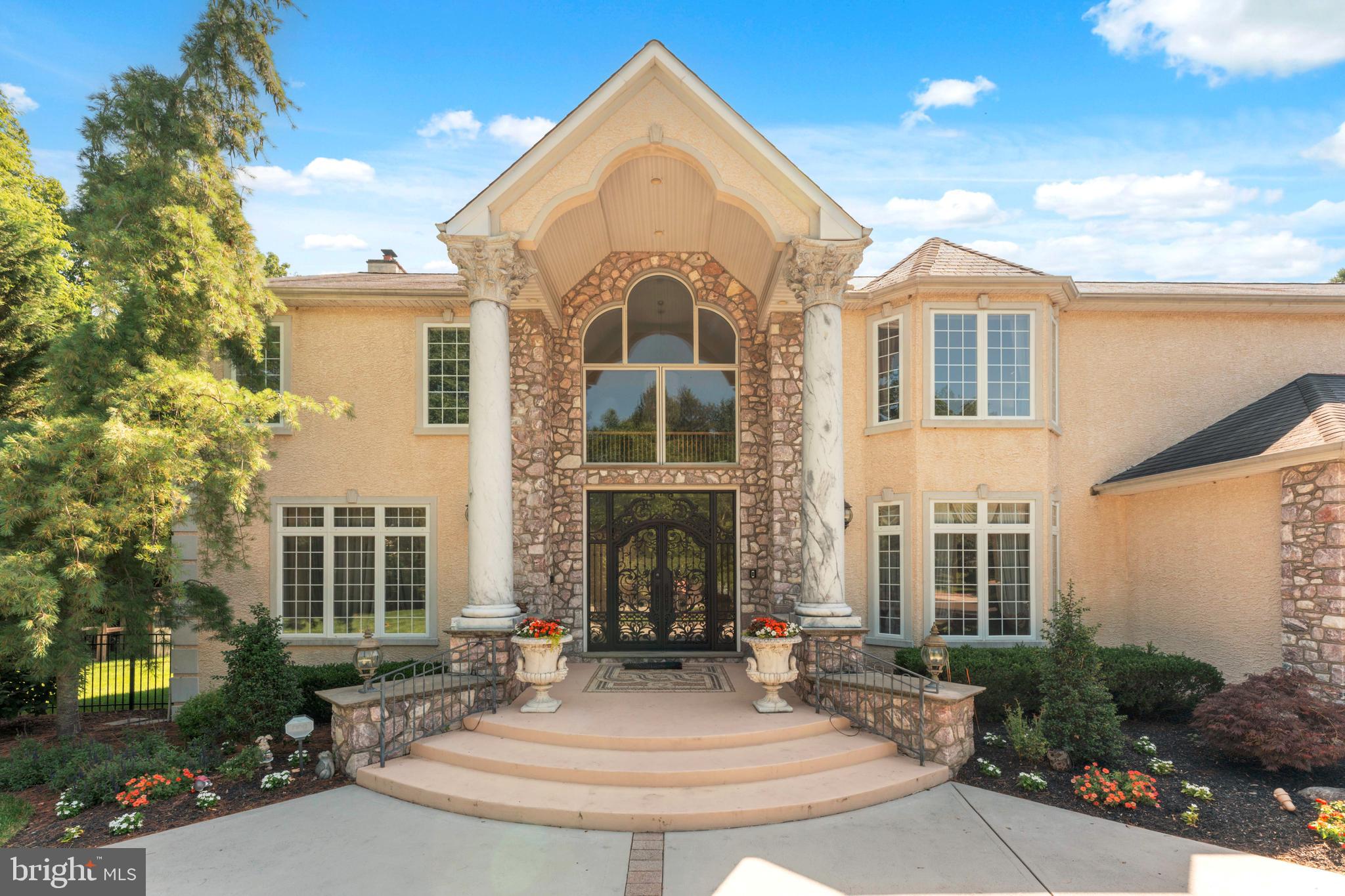 CHURCHVILLE MANOR - Residential