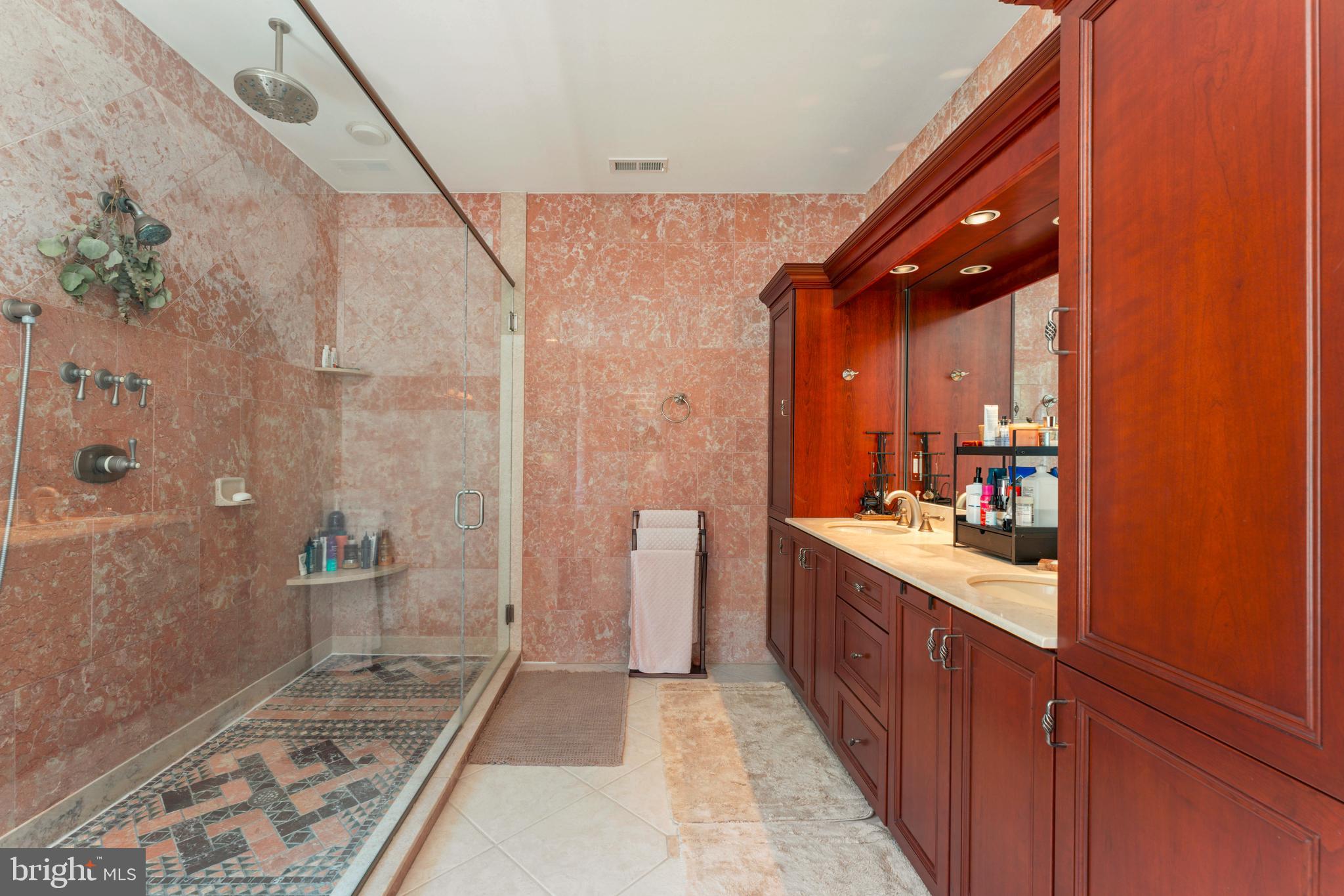 CHURCHVILLE MANOR - Residential