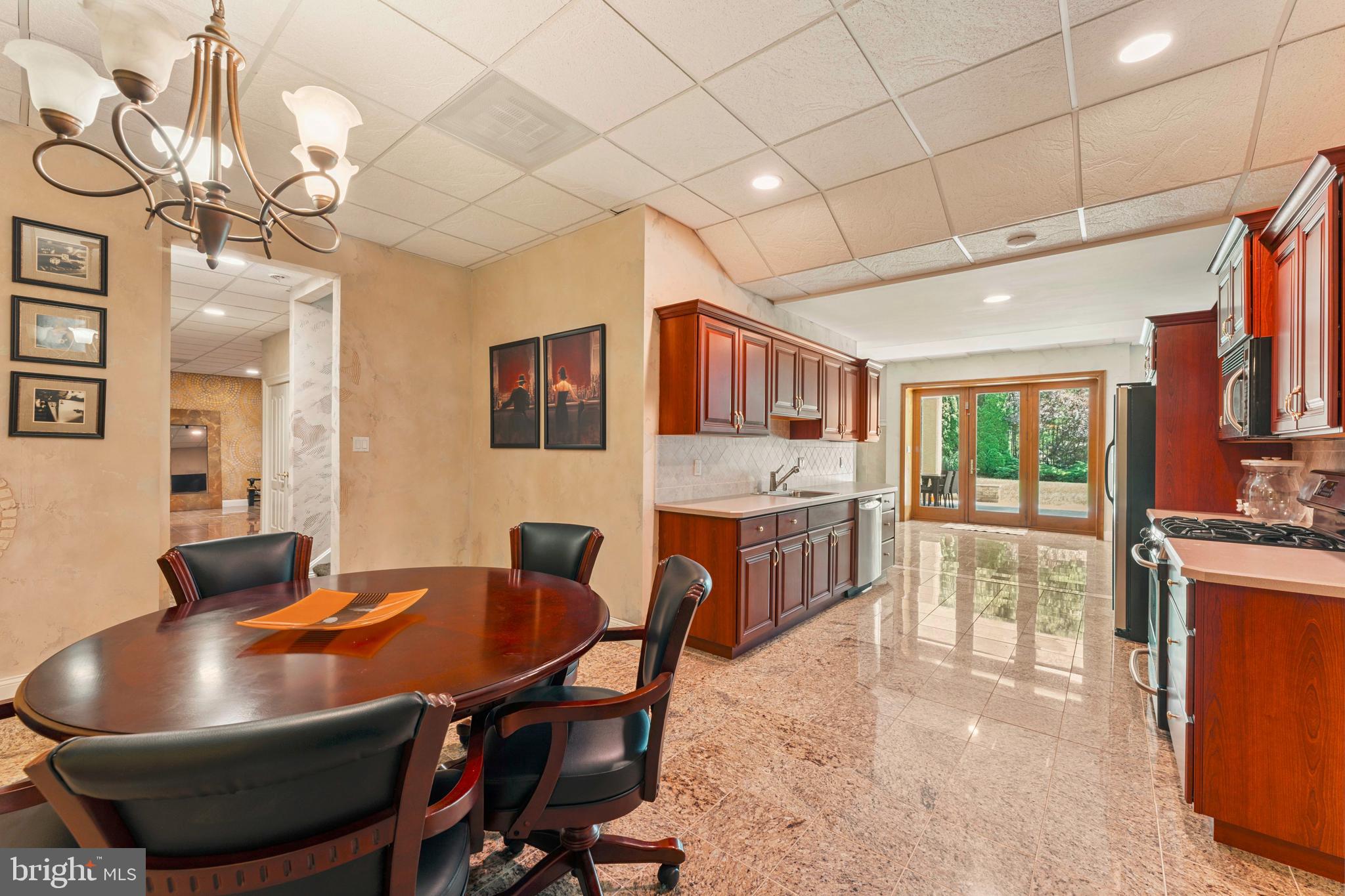 CHURCHVILLE MANOR - Residential