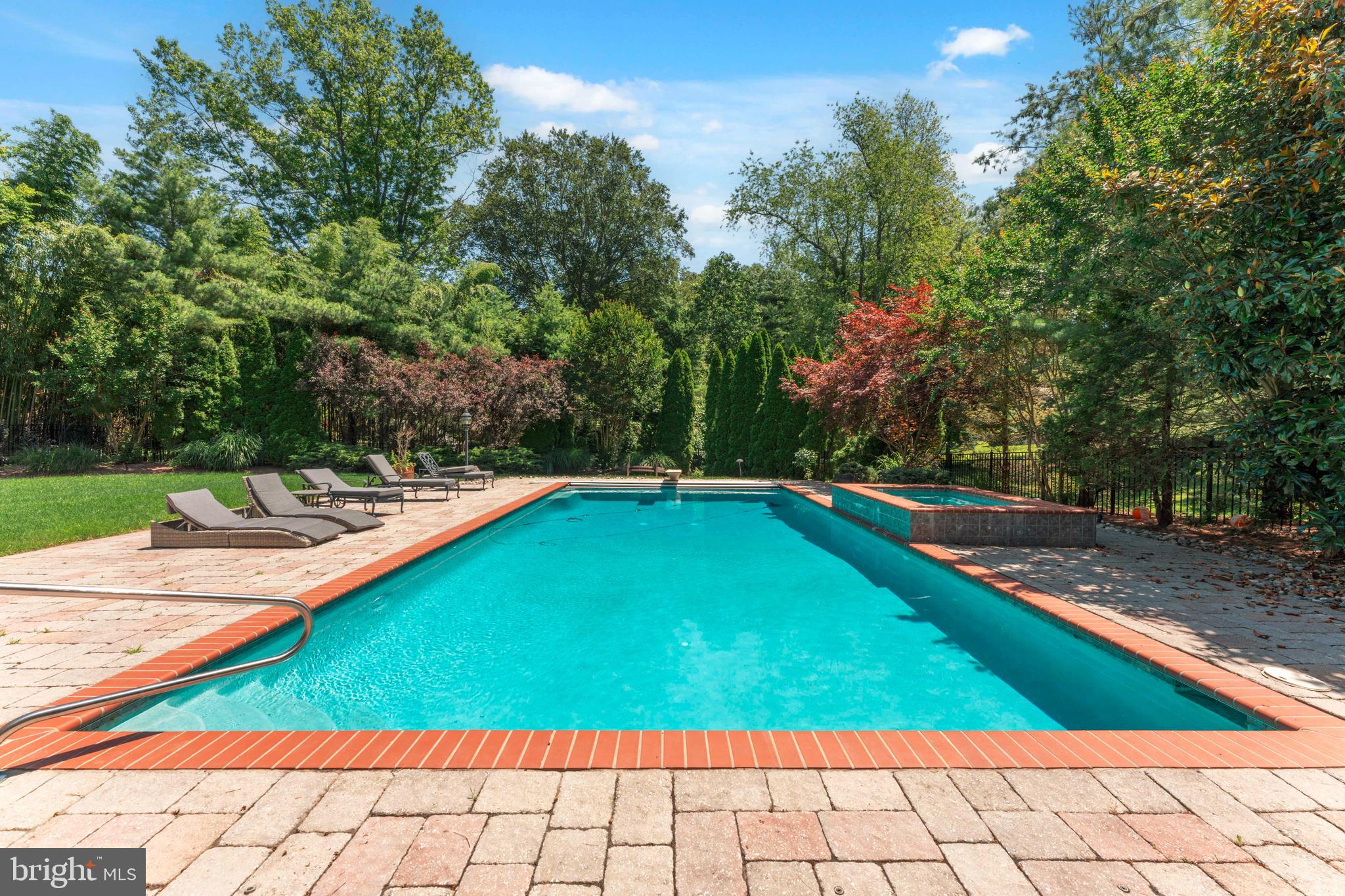 CHURCHVILLE MANOR - Residential