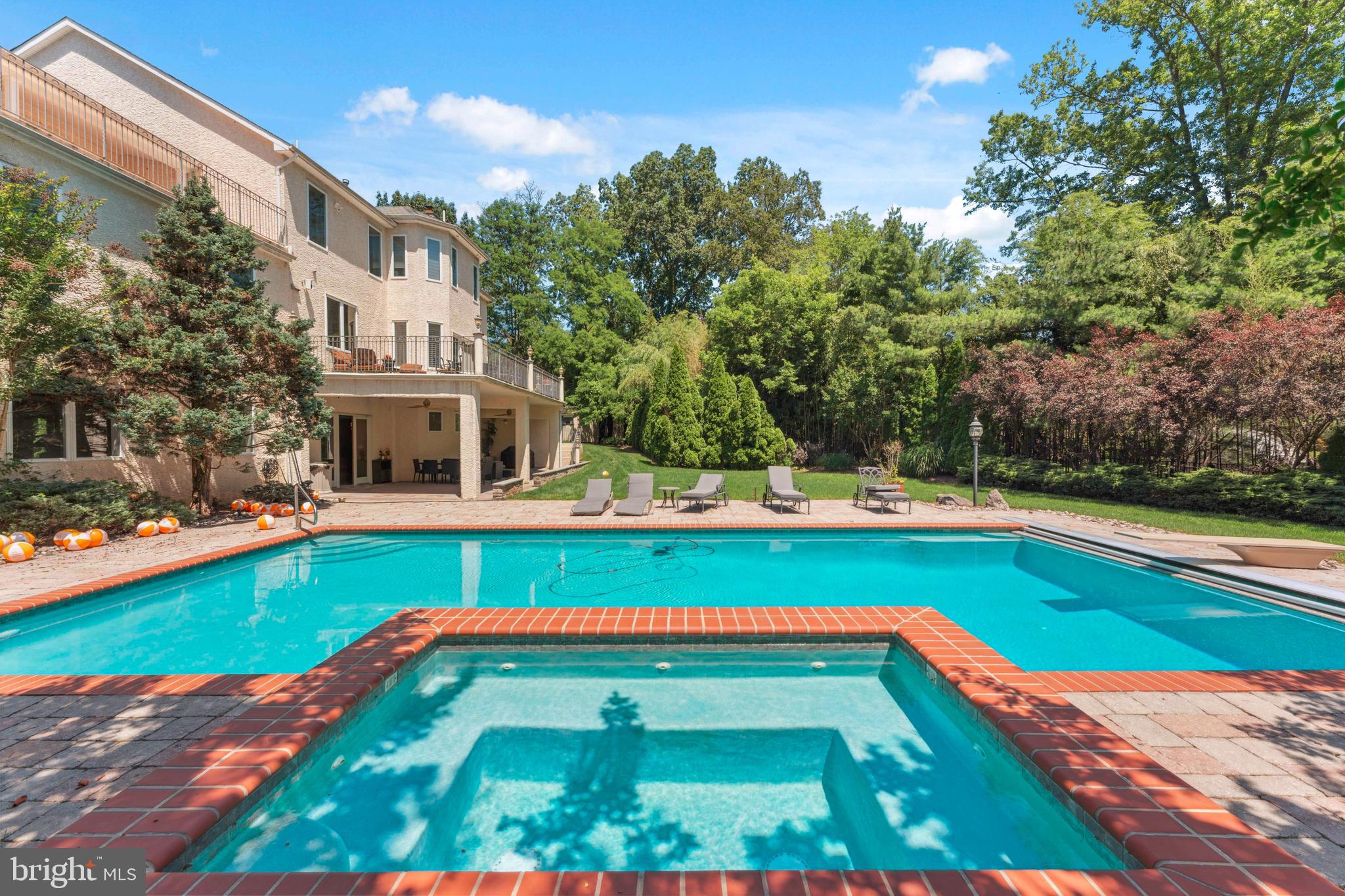 CHURCHVILLE MANOR - Residential